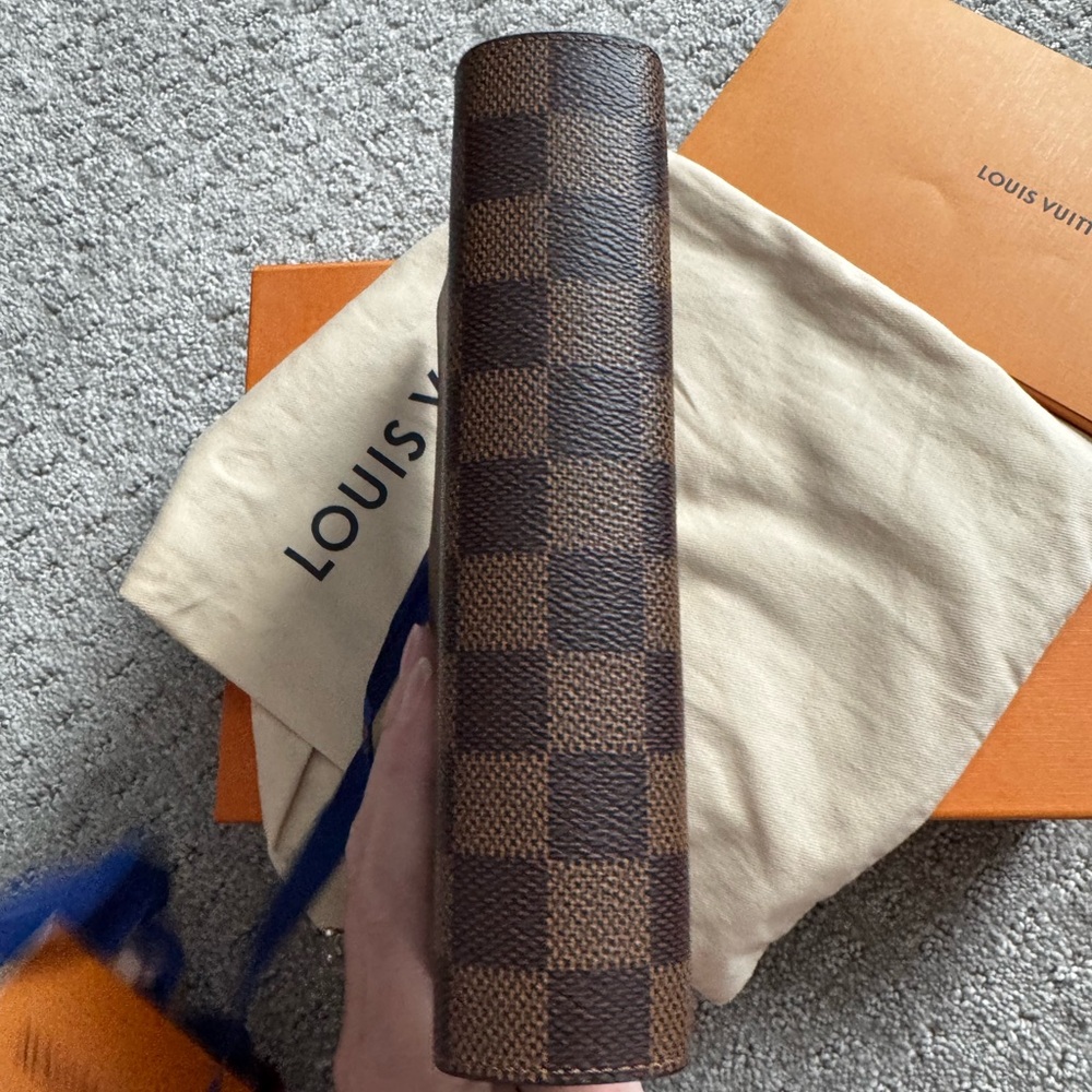 Louis Vuitton Medium Ring Agenda Cover - Picture 8 of 10